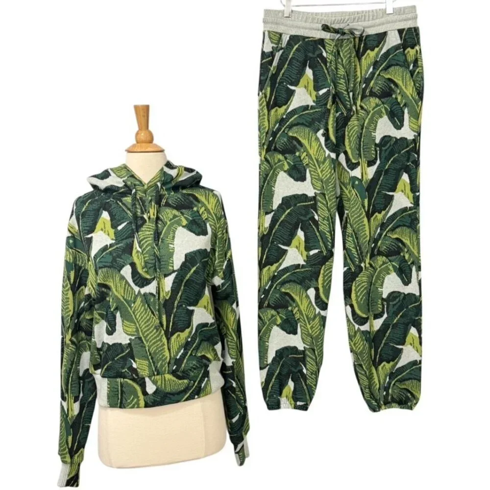 Twenty Montreal Women's Long Sleeve Hoodie & Joggers Hyper Reality Leaf Size M